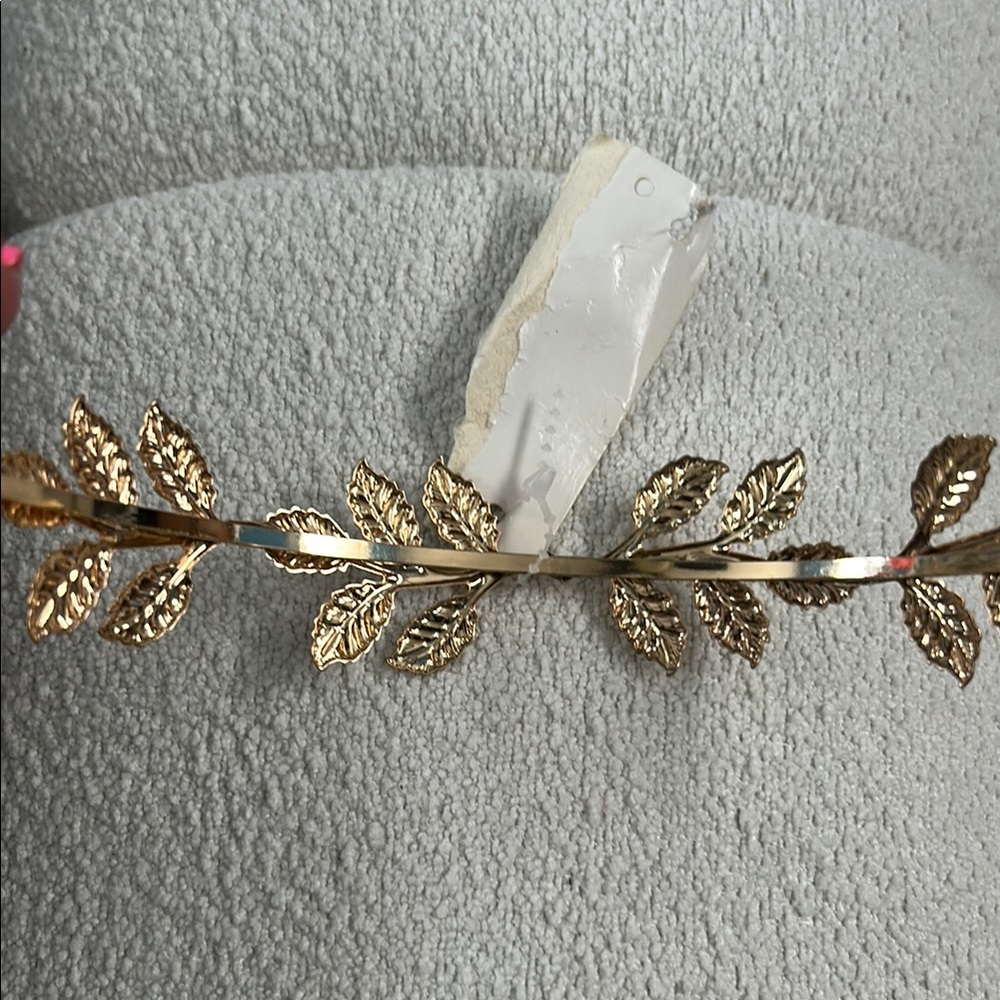 Girls Gold Leaf Hair Accessory NWT - Picture 3 of 8